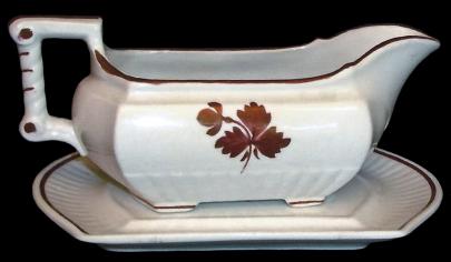 Grindley - Favorite - TL - Gravy Boat and Underplate (Sauce)