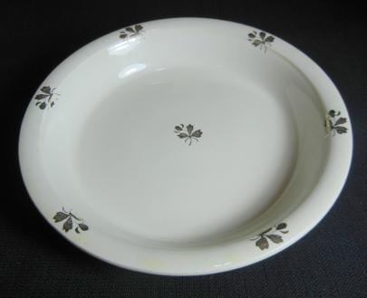 Homer Laughlin Kitchen Kraft - Balloon - TL - Pie Baker Fancy Front