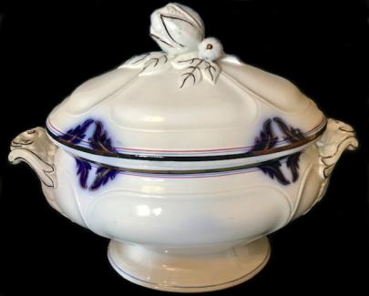 Jacob Furnival (Attrib.) - Quartered Rose - LB - Soup Tureen,Tulip Plumes, Pin Stripes,  14 inches