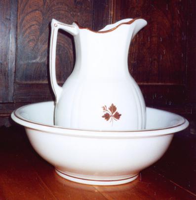 Alfred Meakin - Fishhook - TL - Ewer and Basin