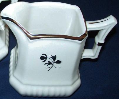 Red Cliff - Square Ridged Ribbed - TL - Creamer
