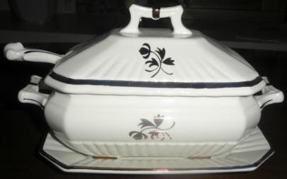 Red Cliff - Square Ridged Ribbed - TL - Sauce Tureen Ladle
