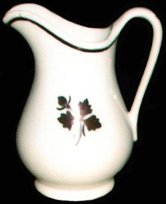 Unknown - Plain Round - TL - Creamer