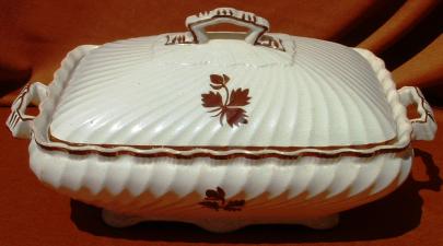 Unknown - Pleated Swirl - TL - Covered Vegetable