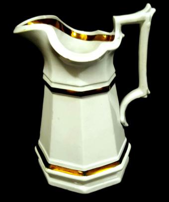 Walley - Classic Gothic - LB - Pitcher