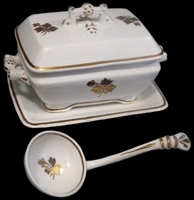 Wilkinson - Daisy 'n' Chain - Tea Leaf - Sauce Tureen Undertray
